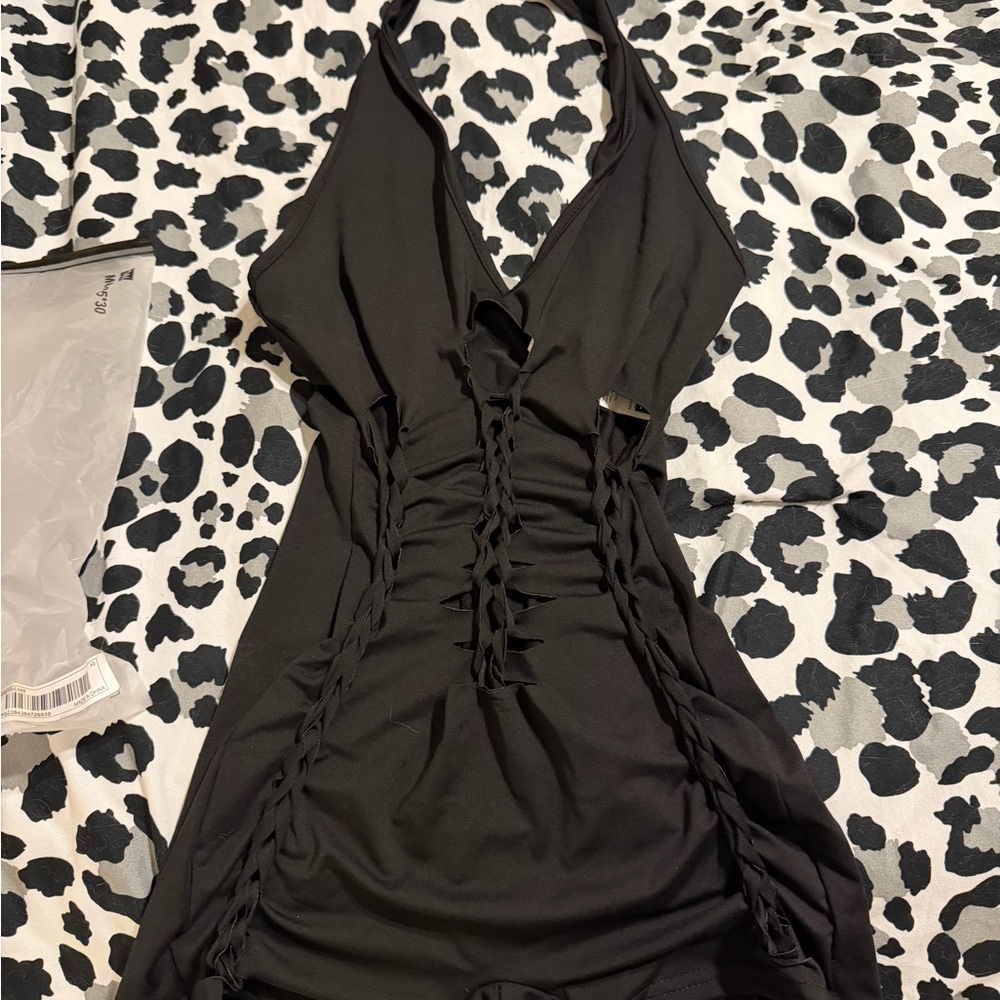 SHEIN Black Lace-Up Halter Romper